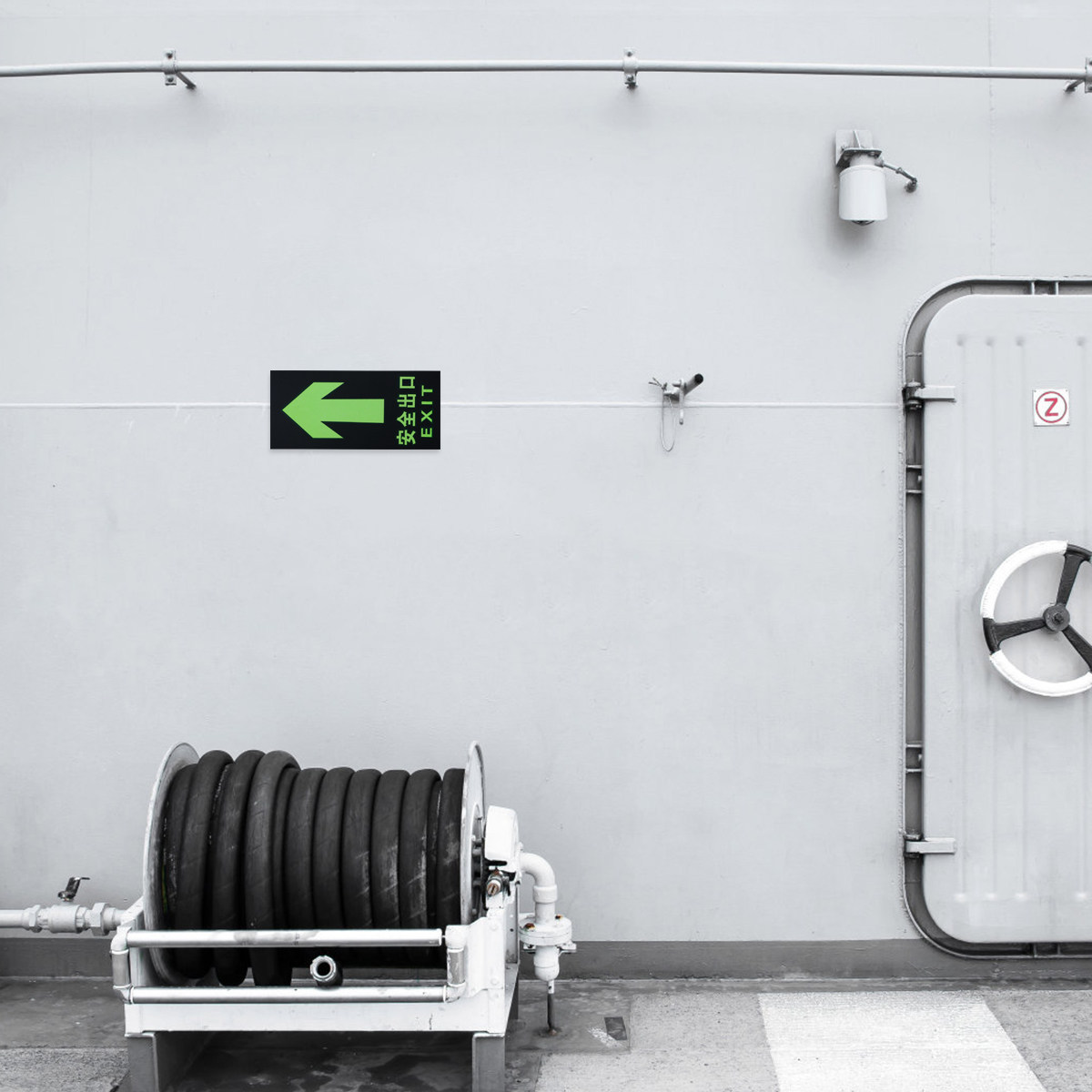 8 szt. Świecące naklejki na śc – Emergency Exit Sign recenzja i cena