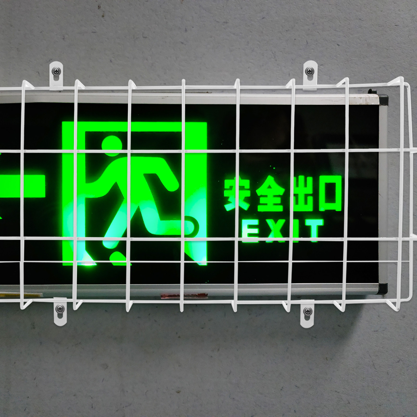 Montowany na ścianie metalowy  – Emergency Exit Sign recenzja i cena